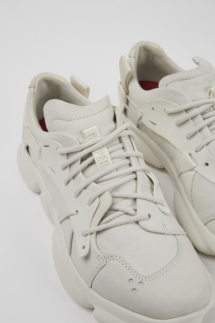 Karst Baskets blanches non teintes en cuir pour femme
