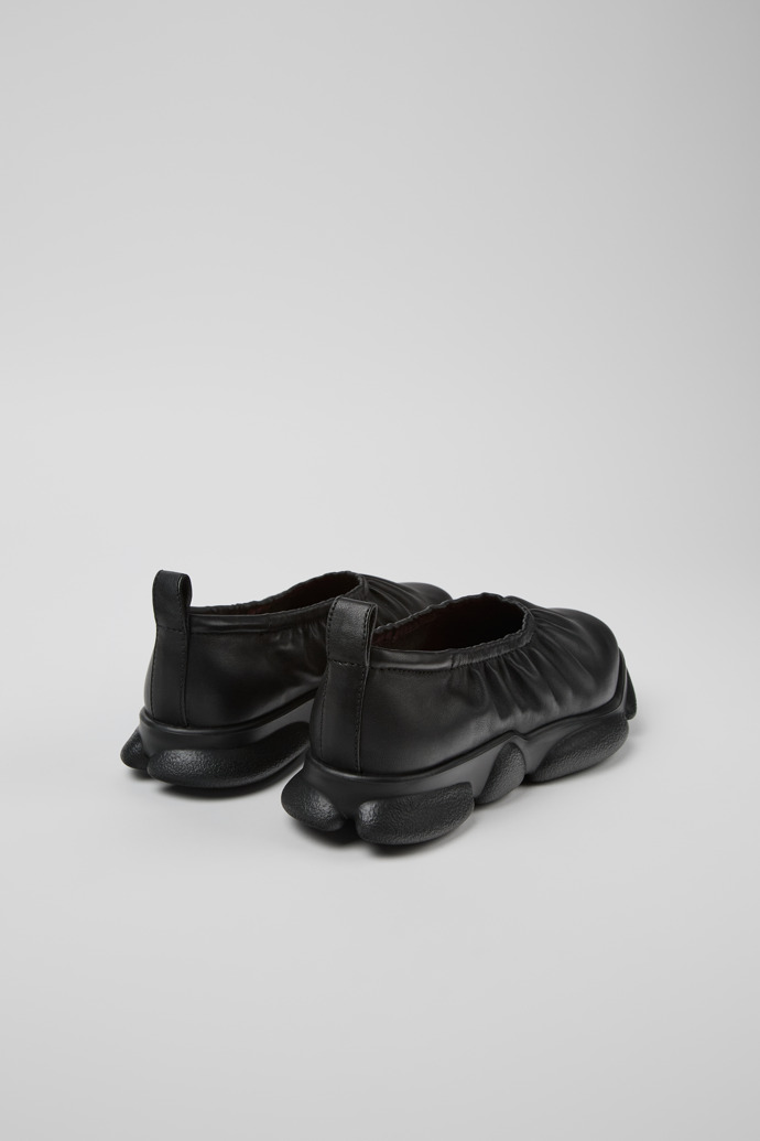 Karst Schwarzer Damenschuh aus Leder.